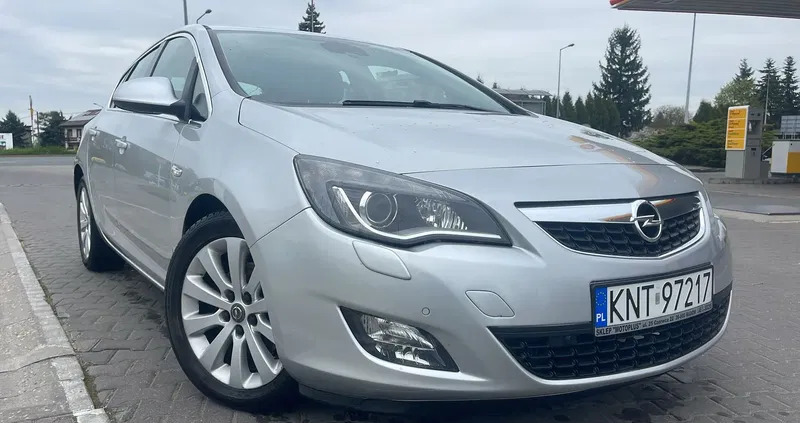 Opel Astra cena 22900 przebieg: 220000, rok produkcji 2010 z Swarzędz małe 254